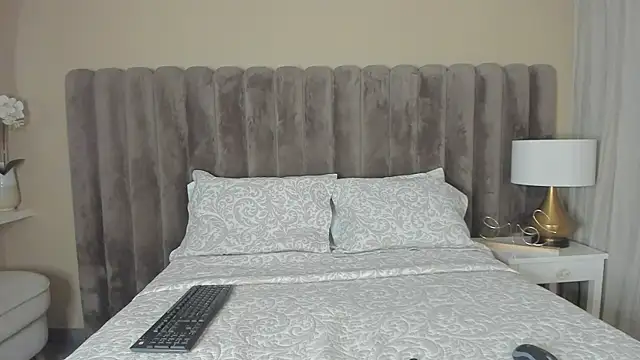 SofiBaez online show from April 4, 2026, 4:22 am