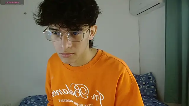 Snapshot of noah_millerx chatting on May 3, 2026, 3:56 am noah millerx online show from May 3, 2026, 3:56 am