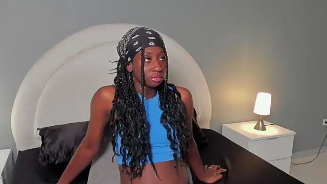 zoepinkett online show from March 30, 2026, 1:17 am