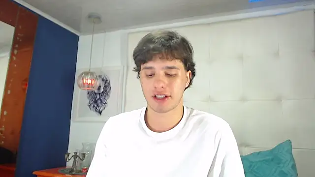 EXCLUSIVE8 online show from March 31, 2026, 5:08 am