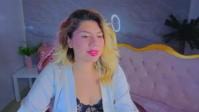 Snapshot of Victoria01_s chatting on March 3, 2026, 3:01 am Victoria01 s online show from March 3, 2026, 3:01 am