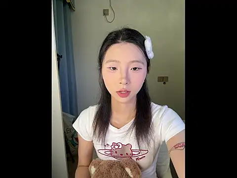 Y--F--LOVE online show from April 2, 2026, 2:37 pm