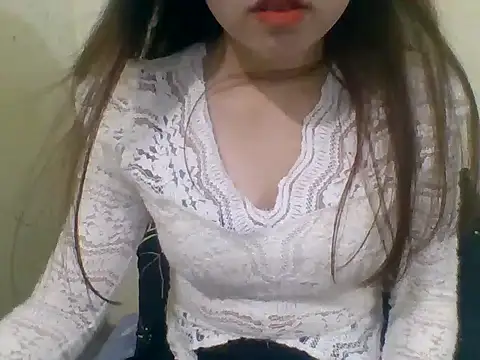 kiraa-007 online show from April 4, 2026, 2:03 pm