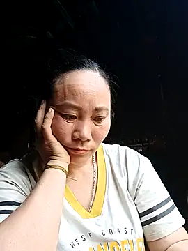 Snapshot of Lindxx-hot chatting on April 3, 2026, 2:31 am Lindxx-hot online show from April 3, 2026, 2:31 am