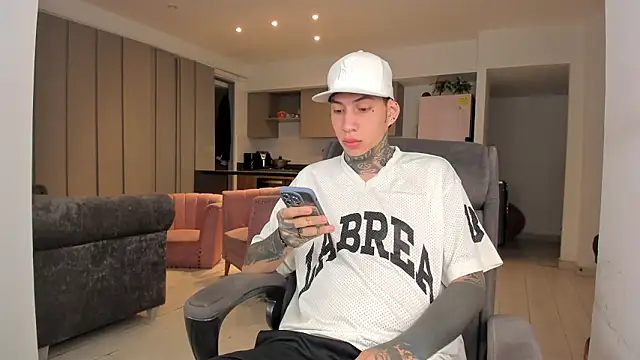 Snapshot of im_dantee chatting on March 2, 2026, 4:14 am im dantee online show from March 2, 2026, 4:14 am