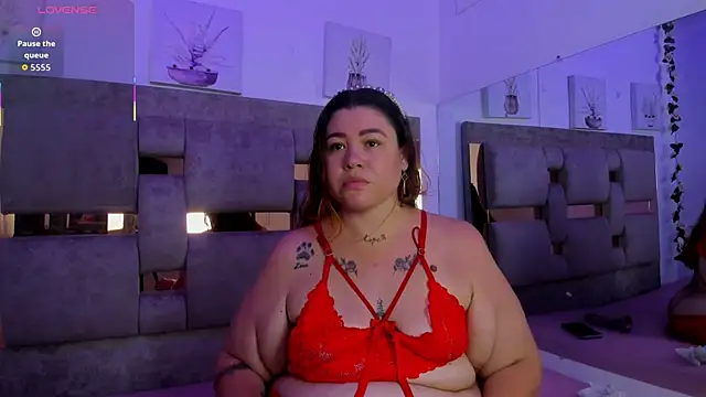 cat violet  online show from March 5, 2026, 2:13 pm