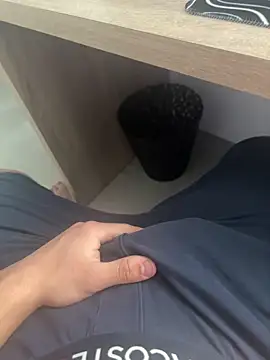 Snapshot of cerdito19years chatting on February 26, 2026, 4:28 pm cerdito19years online show from February 26, 2026, 4:28 pm