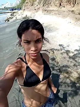 Snapshot of ginevere_20 chatting on March 4, 2026, 6:58 pm ginevere 20 online show from March 4, 2026, 6:58 pm