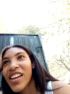 Snapshot of ginevere_20 chatting on April 2, 2026, 9:12 pm ginevere 20 online show from April 2, 2026, 9:12 pm