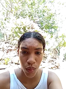 Snapshot of ginevere_20 chatting on April 5, 2026, 7:44 pm ginevere 20 online show from April 5, 2026, 7:44 pm