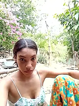 Snapshot of ginevere_20 chatting on April 8, 2026, 8:20 pm ginevere 20 online show from April 8, 2026, 8:20 pm