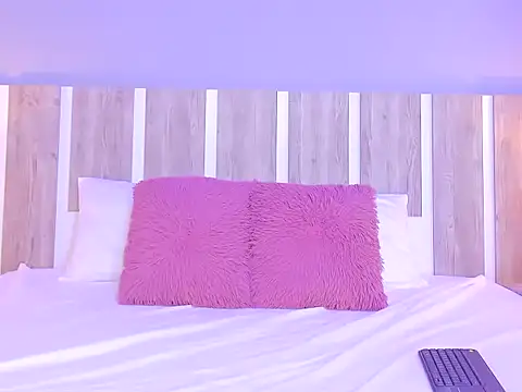 EmilySearss online show from March 8, 2026, 7:50 pm