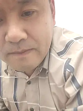 wanggang880903 online show from April 8, 2026, 4:07 pm