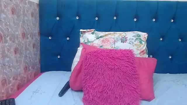CURVYBOOTYLICIOUS88 online show from May 22, 2026, 12:22 pm