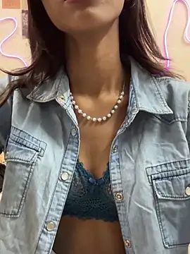 Zoiii   online show from April 3, 2026, 2:48 pm