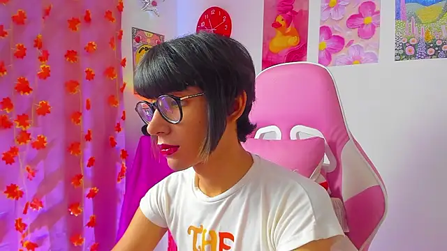 Madeline 21 online show from March 22, 2026, 5:11 am