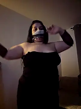 Lareyna1234 online show from March 1, 2026, 12:34 am