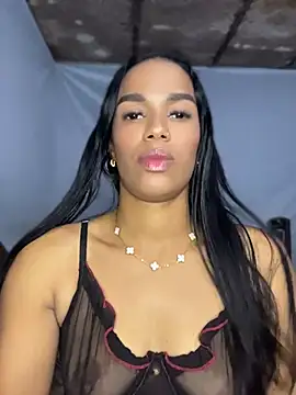FlorSalvaje  online show from May 1, 2026, 12:48 am