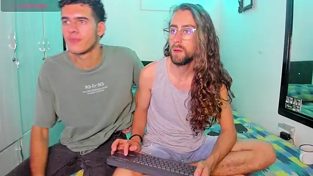 Snapshot of Jean_And_PaulXL chatting on March 1, 2026, 9:39 pm Jean And PaulXL online show from March 1, 2026, 9:39 pm