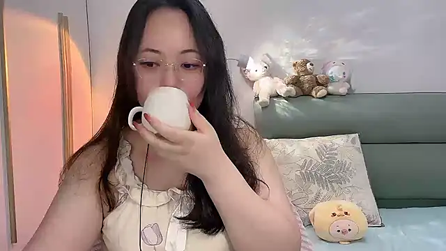 Snapshot of Susu-36E chatting on July 15, 2026, 2:11 pm Susu-36E online show from July 15, 2026, 2:11 pm