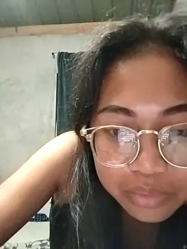 angelpinay44 online show from April 7, 2026, 3:23 pm