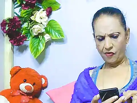 Hot queen58 online show from June 3, 2026, 2:55 pm