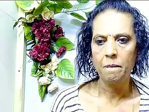 Snapshot of Hot_queen58 chatting on June 11, 2026, 3:48 am Hot queen58 online show from June 11, 2026, 3:48 am