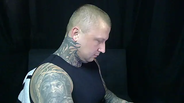 Snapshot of devilWithTats chatting on May 15, 2026, 12:23 pm devilWithTats online show from May 15, 2026, 12:23 pm