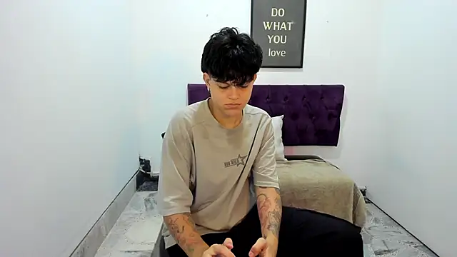 Snapshot of TomBoy_Natali chatting on May 22, 2026, 10:26 pm TomBoy Natali online show from May 22, 2026, 10:26 pm