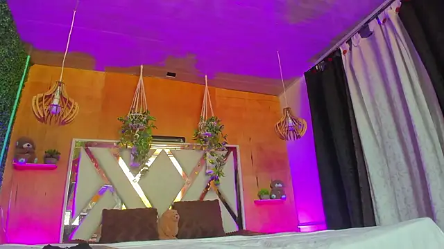 valery delux online show from March 4, 2026, 1:28 pm