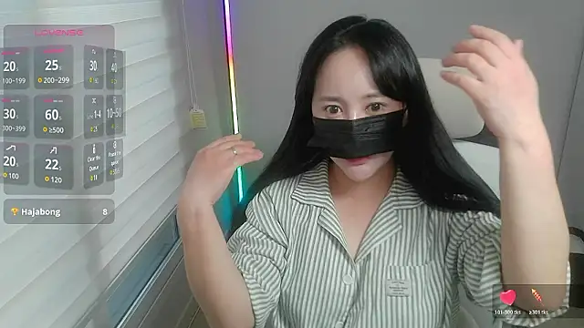 myboy6989 online show from April 24, 2026, 2:03 am