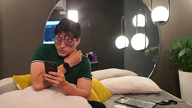 Mia and Belmonth online show from March 19, 2026, 6:45 pm