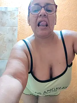 Roxy 77 online show from March 16, 2026, 3:56 am