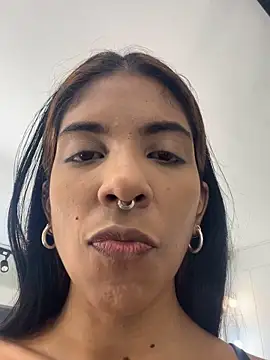 VioletaHills  online show from March 5, 2026, 12:45 pm