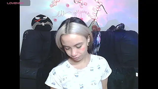 Snapshot of sweet_molly420 chatting on July 3, 2026, 10:38 pm sweet molly420 online show from July 3, 2026, 10:38 pm