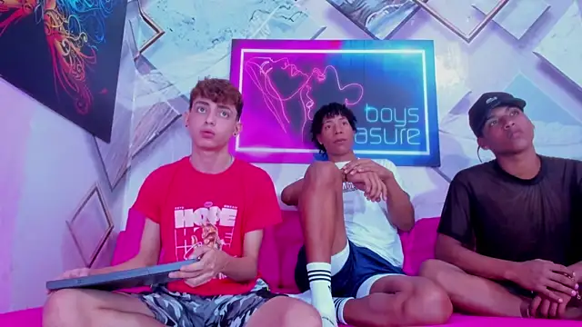 Snapshot of Aron_guys chatting on February 28, 2026, 5:03 pm Aron guys online show from February 28, 2026, 5:03 pm