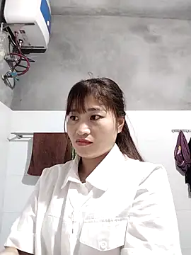 Lilinn  online show from March 8, 2026, 5:44 am