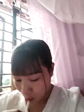 Lilinn  online show from April 9, 2026, 10:59 pm