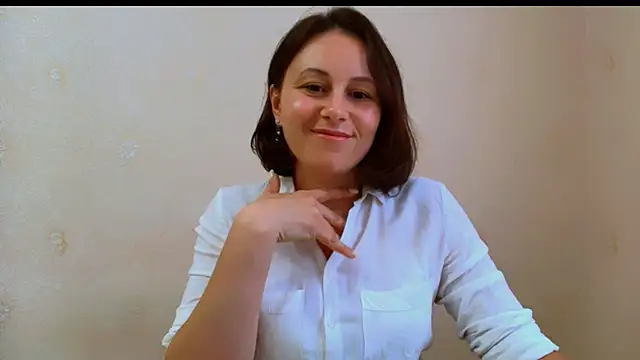 Snapshot of Inessa_beauty chatting on July 4, 2026, 1:39 pm Inessa beauty online show from July 4, 2026, 1:39 pm