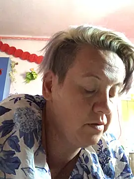 SofiaAmour online show from August 5, 2026, 7:11 am