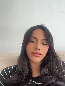 Mia-villalobos online show from June 17, 2026, 1:45 pm