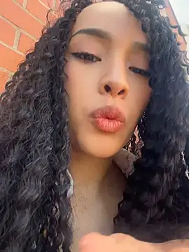 Mia-villalobos online show from July 24, 2026, 1:42 pm