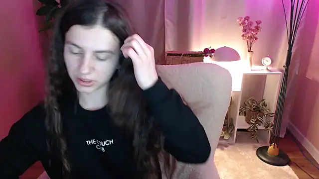 MistyBree online show from April 6, 2026, 8:37 am