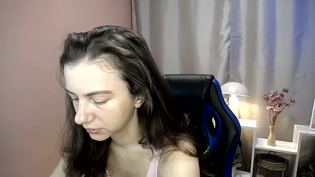 Snapshot of MistyBree chatting on July 20, 2026, 8:06 am MistyBree online show from July 20, 2026, 8:06 am
