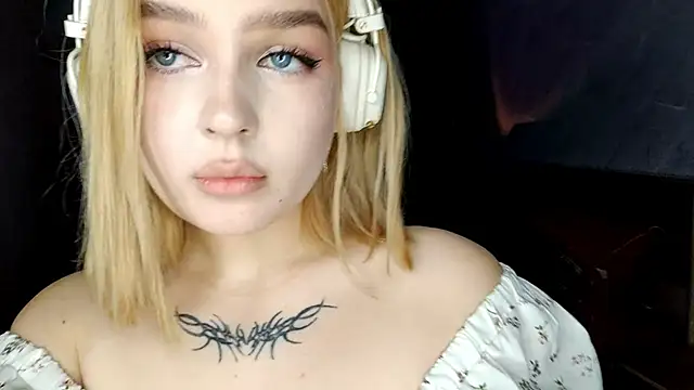 Snapshot of OkHaven chatting on February 28, 2026, 4:19 pm OkHaven online show from February 28, 2026, 4:19 pm