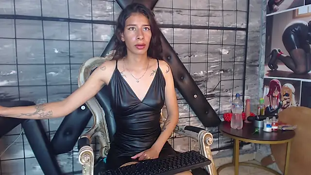 Siena Bouer online show from March 27, 2026, 3:56 am