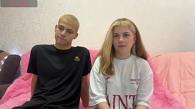 Snapshot of mirel_couple chatting on June 29, 2026, 3:12 pm mirel couple online show from June 29, 2026, 3:12 pm