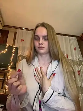 LunaVey online show from June 5, 2026, 6:24 pm