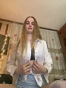 LunaVey online show from June 11, 2026, 6:17 pm