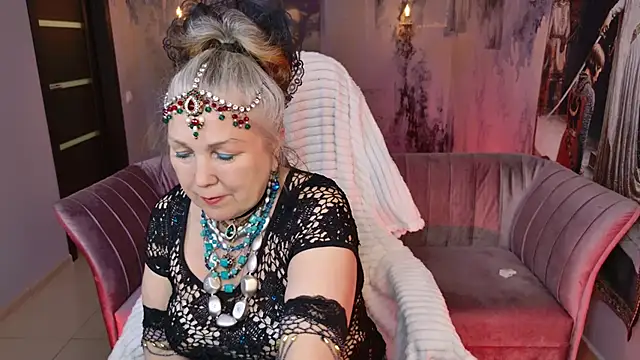 LilaMaharani online show from April 14, 2026, 12:55 pm